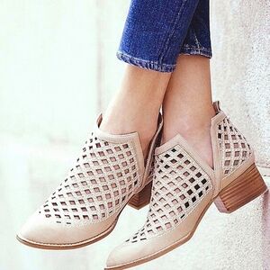 Jeffrey Campbell | Taggart Ankle Booties In Beige